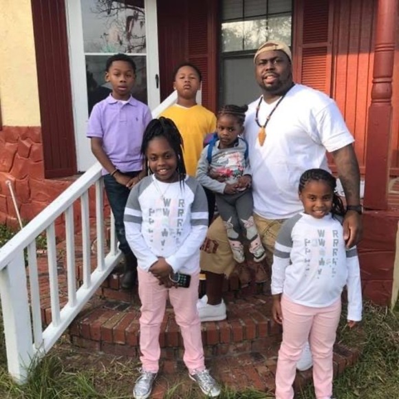 Meet your Posher, Ricardo - Picture 1 of 1